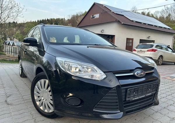 Ford Focus cena 23900 przebieg: 158000, rok produkcji 2012 z Piła małe 497